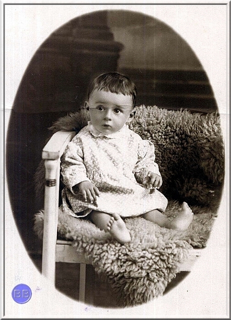 foto (71).jpg - Bajnok István első fia Pityuka, 2 évesen elhalálozott ismeretlen betegségben.